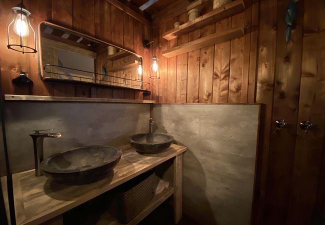 Bungalow i Idro - Jungle Lodge Deluxe Bungalow i Idro - Jungle Lodge Deluxe