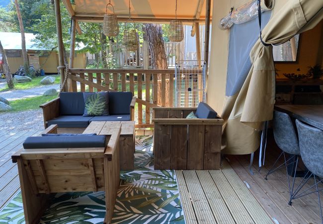 Bungalow i Idro - Jungle Lodge Deluxe Bungalow i Idro - Jungle Lodge Deluxe