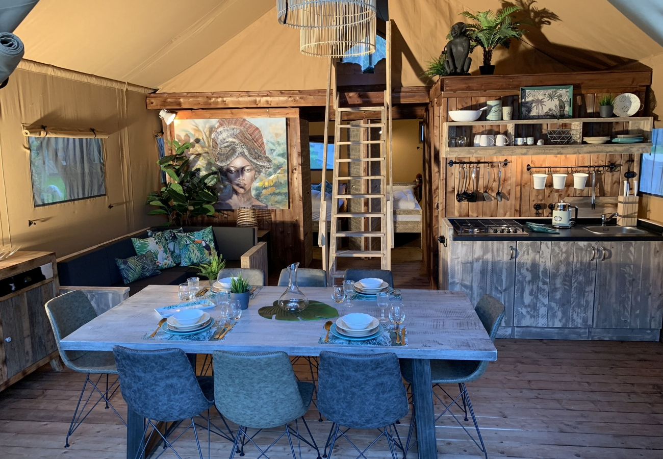 Bungalow i Idro - Jungle Lodge Deluxe Bungalow i Idro - Jungle Lodge Deluxe