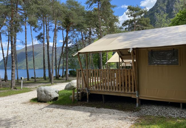 Bungalow i Idro - Safari Lodge Deluxe Bungalow i Idro - Safari Lodge Deluxe