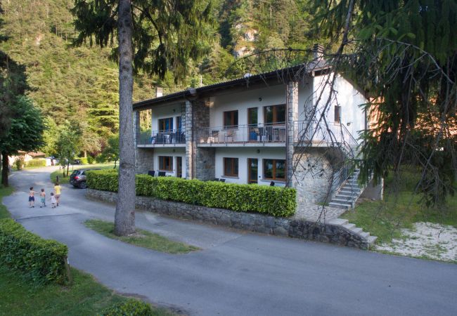  i Idro - Casa Valeria - stueetage