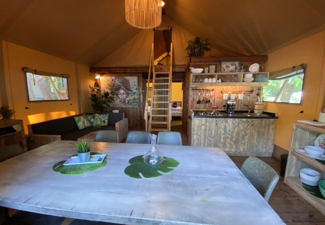 Bungalow in Idro - Jungle Lodge Deluxe Bungalow in Idro - Jungle Lodge Deluxe