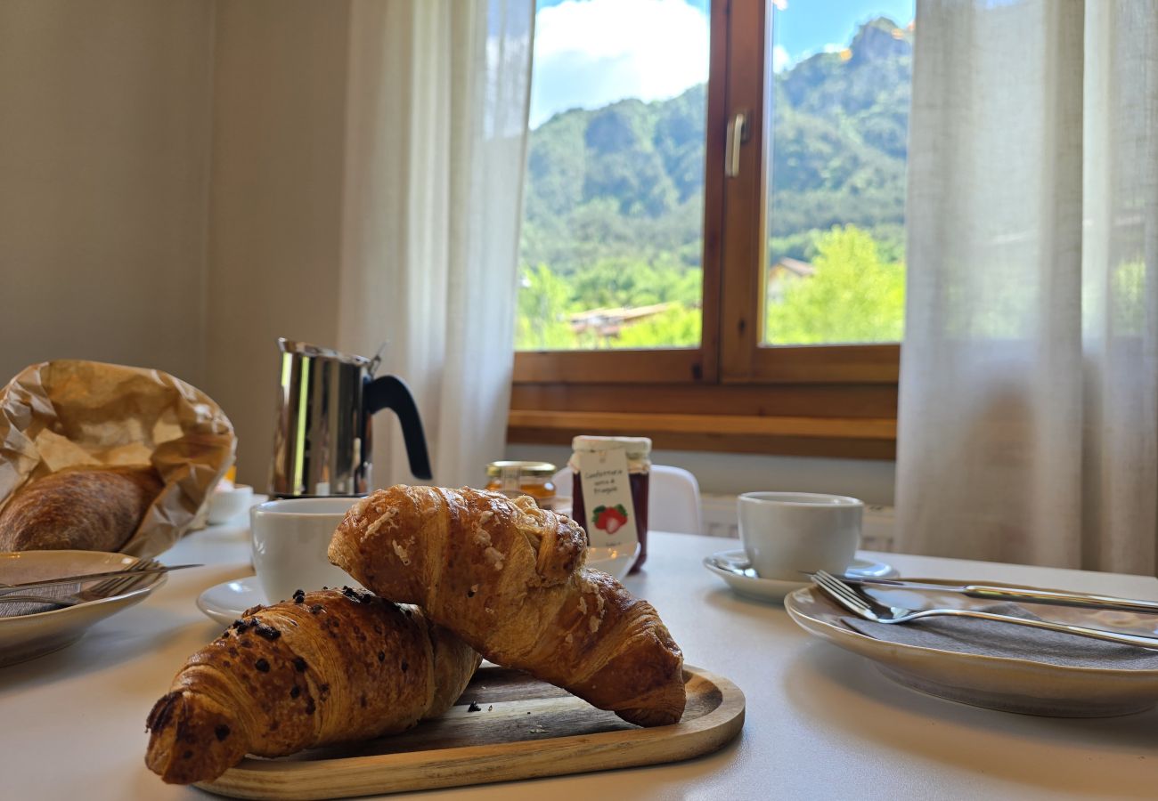 Apartment in Idro - Case Vacanze Crone - first floor 4P-D7 Apartment in Idro - Case Vacanze Crone - first floor 4P-D7