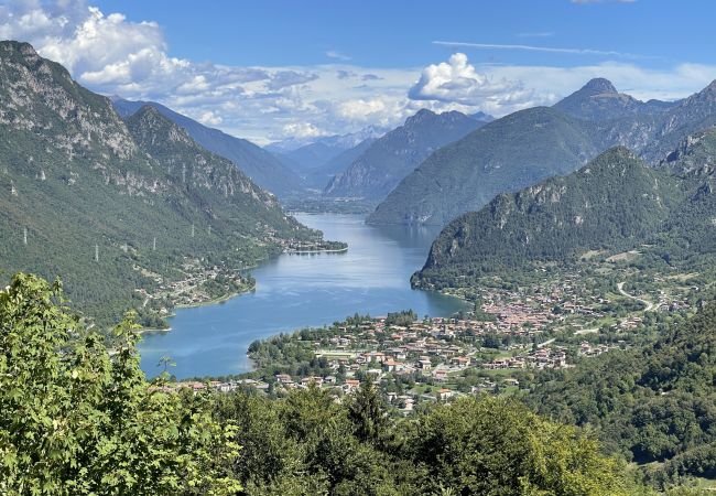 Rent by room in Idro - Guest room - Queen size bed Rent by room in Idro - Guest room - Queen size bed