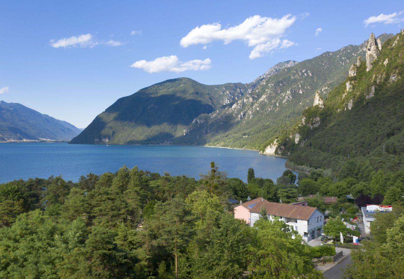 Rent by room in Idro - Guest room - Queen size bed Rent by room in Idro - Guest room - Queen size bed