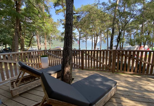 Bungalow a Idro - Jungle Lodge Deluxe Bungalow a Idro - Jungle Lodge Deluxe