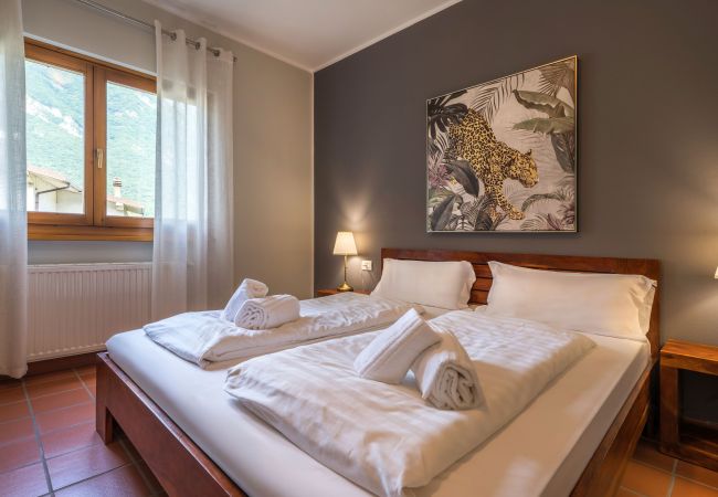 Appartamento a Idro - Case Vacanze Crone - piano terra 4P Appartamento a Idro - Case Vacanze Crone - piano terra 4P