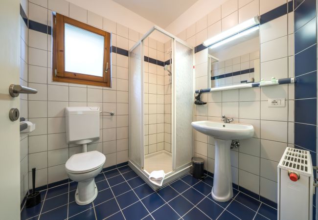 Appartamento a Idro - Case Vacanze Crone - piano terra 6P-D7 Appartamento a Idro - Case Vacanze Crone - piano terra 6P-D7
