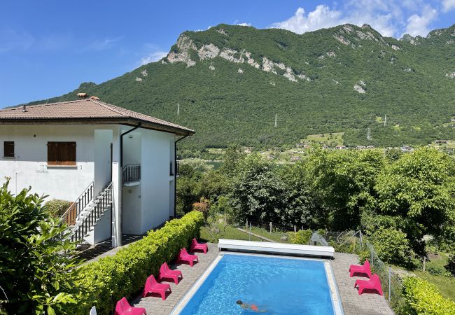 Appartamento a Idro - Case Vacanze Crone - piano terra 6P-D7 Appartamento a Idro - Case Vacanze Crone - piano terra 6P-D7