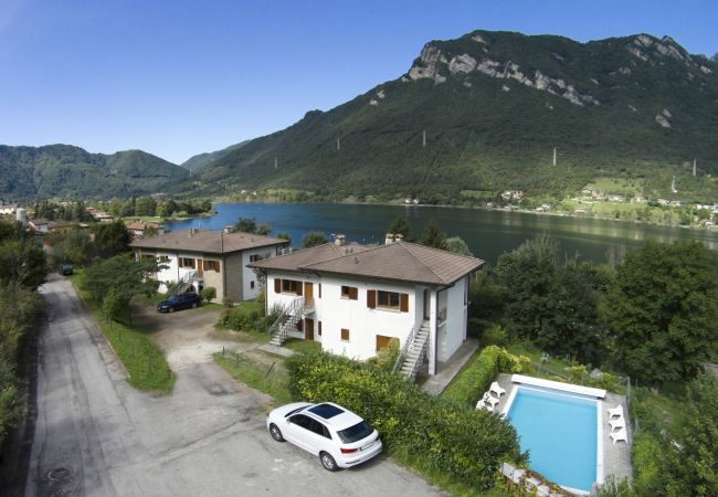 Appartement in Idro - Case Vacanze Crone - begane grond 6P Appartement in Idro - Case Vacanze Crone - begane grond 6P