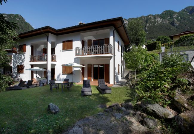 Appartement in Idro - Case Vacanze Crone - begane grond 6P Appartement in Idro - Case Vacanze Crone - begane grond 6P