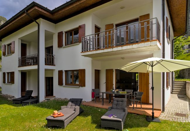 Appartement in Idro - Case Vacanze Crone - begane grond 6P Appartement in Idro - Case Vacanze Crone - begane grond 6P