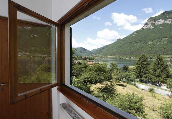 Appartement in Idro - Case Vacanze Crone - eerste verdieping 6P Appartement in Idro - Case Vacanze Crone - eerste verdieping 6P