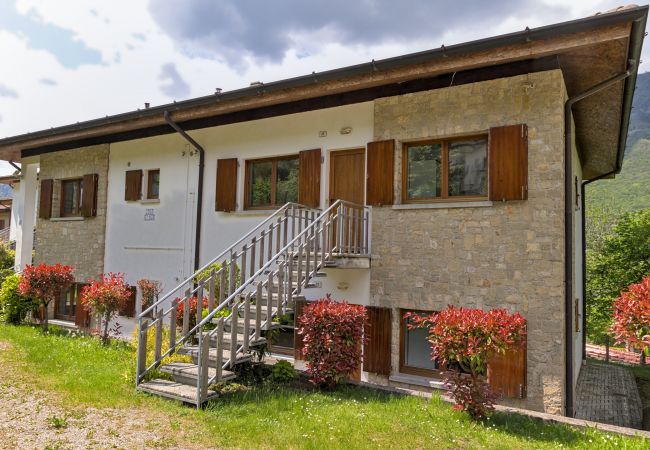 Appartement in Idro - Case Vacanze Crone - eerste verdieping 6P Appartement in Idro - Case Vacanze Crone - eerste verdieping 6P