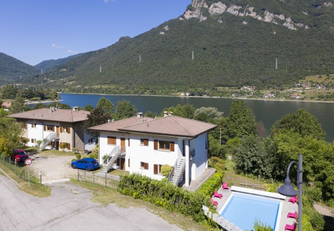 Appartement in Idro - Case Vacanze Crone - eerste verdieping 4P Appartement in Idro - Case Vacanze Crone - eerste verdieping 4P