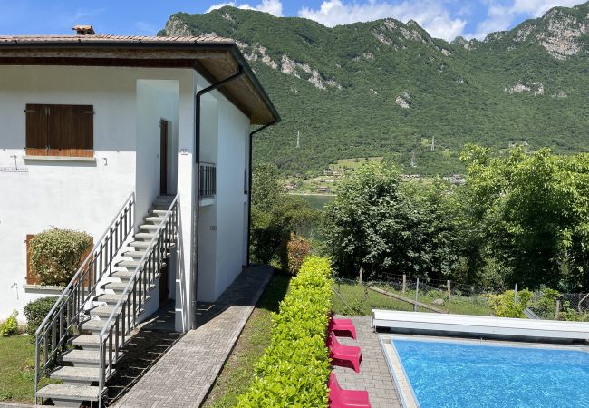 Appartement in Idro - Case Vacanze Crone - eerste verdieping 4P Appartement in Idro - Case Vacanze Crone - eerste verdieping 4P