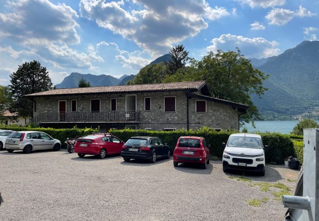 Ferienwohnung in Idro - Casa Anna (Vesta) - Erdgeschoss 4P Ferienwohnung in Idro - Casa Anna (Vesta) - Erdgeschoss 4P