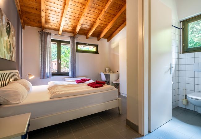 Zimmeranmietung in Idro - Gästezimmer - Queensize Bett Zimmeranmietung in Idro - Gästezimmer - Queensize Bett